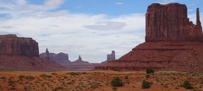 Monument Valley – indėnų žemės be ugninio vandens
